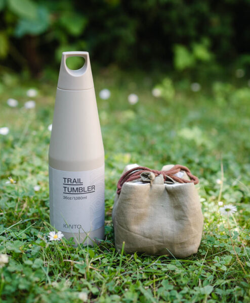 Abenteuer-Bundle: KINTO Trail Tumbler + Bukuro olivgrün